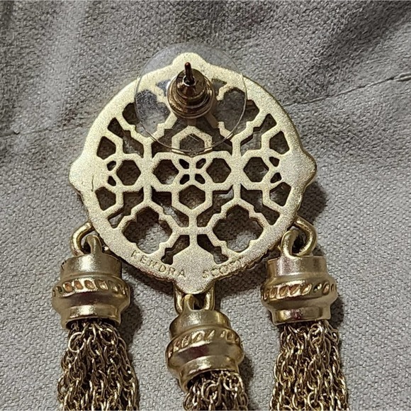 KENDRA SCOTT Adams Gold statement Earrings in White Pearl - Picture 6 of 8